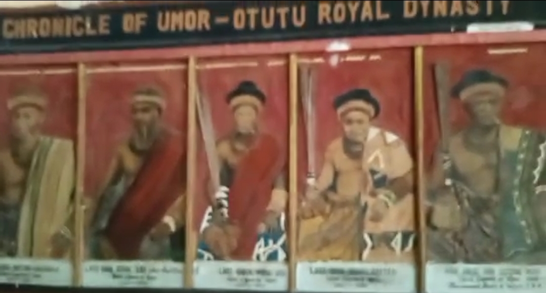 THE GENEALOGY OF THE OBOL LOPON ROYAL STOOL DYNASTY.